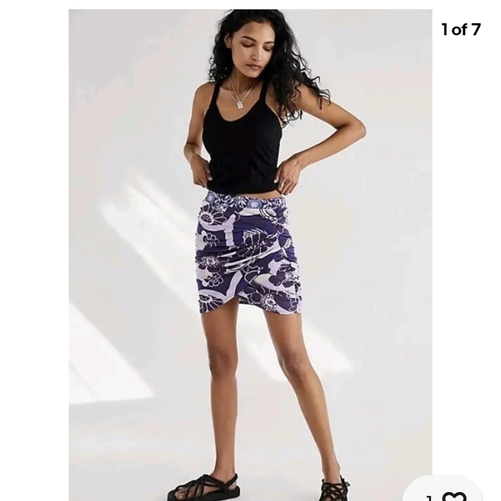 Free People She Is Something Else Mini Tulip Skirt Size Large Plum Combo Beach
